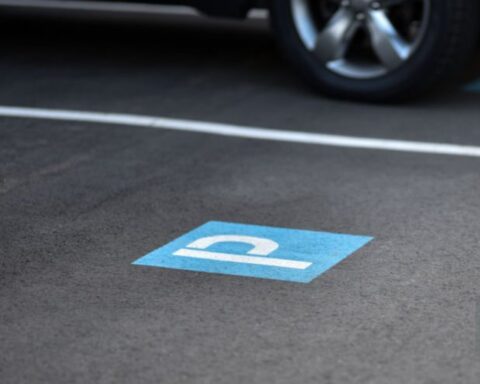 Necessità aree di libero parcheggio