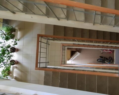 Questione del rifacimento delle scale in un condominio