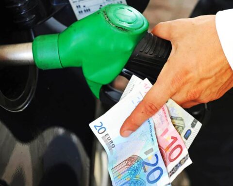prezzi carburante